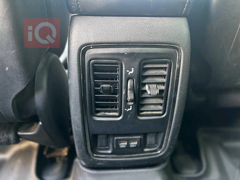 جیپ گراند شیرۆکی